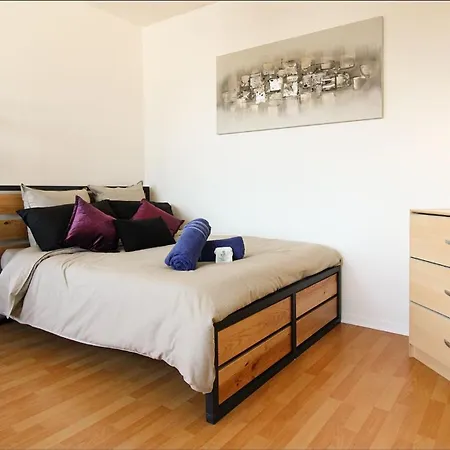 Homey Infinity New/centre/proche Geneve 안마스